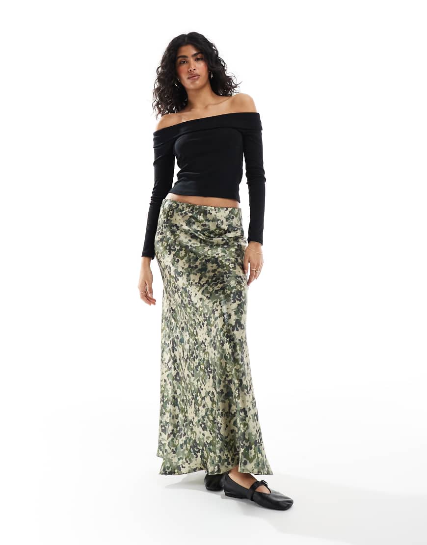 Threadbare satin maxi skirt in khaki digital print-Green